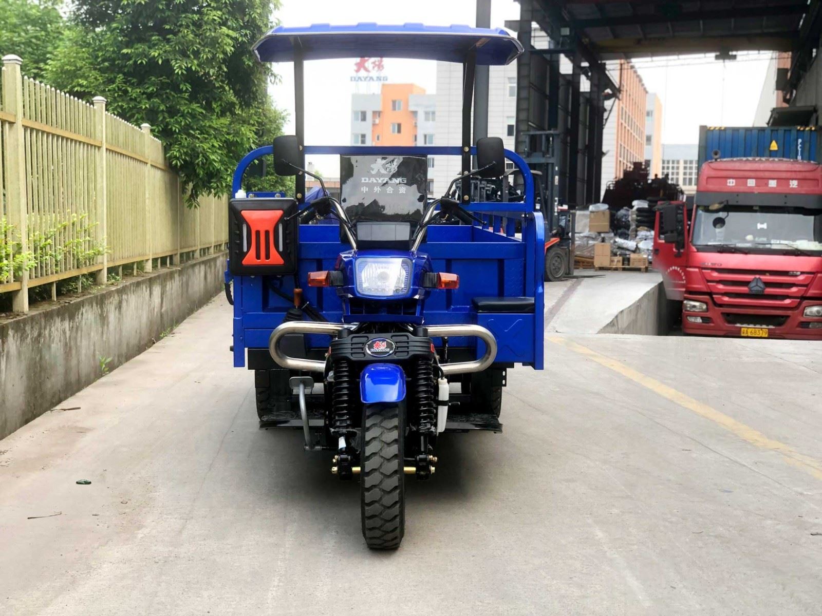 9 wheels double rear axle tricycle hot sale